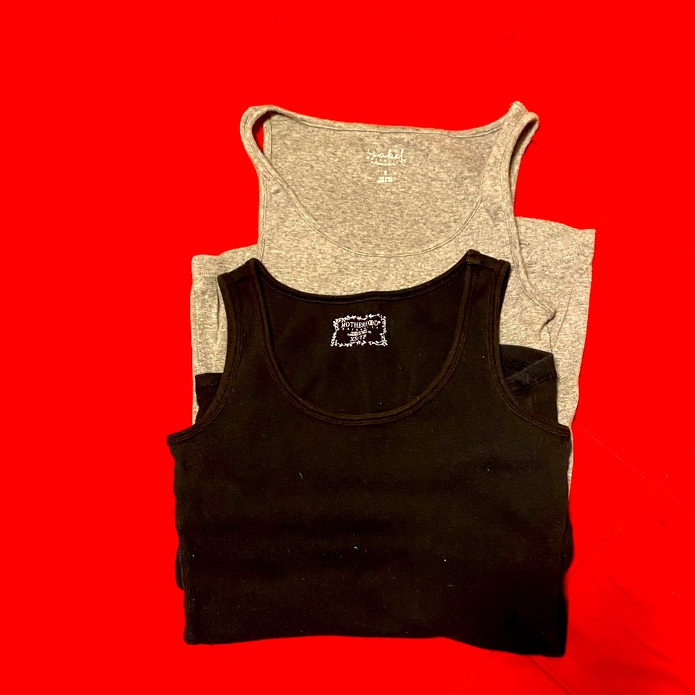 Maternity tank top bundle ❤️